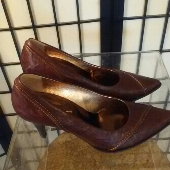 💜 Kenneth Cole Brown leather pumps - Picture 2 of 4