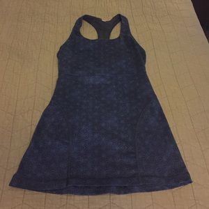 Lululemon size 6 workout tank