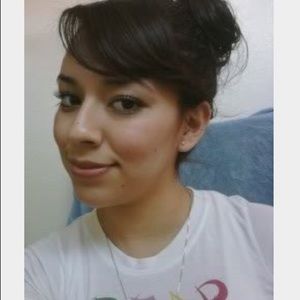 Meet your Posher, Alejandra