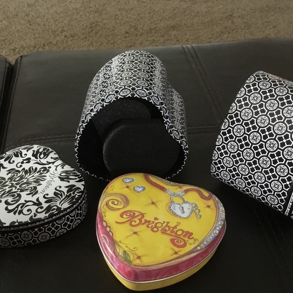 Brighton tins. Selling individual - Picture 2 of 2