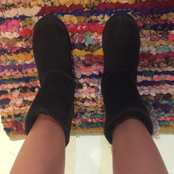 Very cute, black UGG boots in great condition