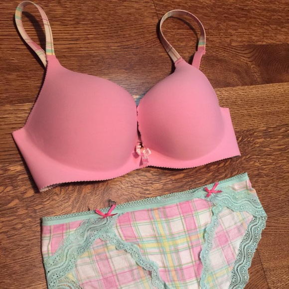 Victoria's Secret "Angels" 34D bra M bikini panty