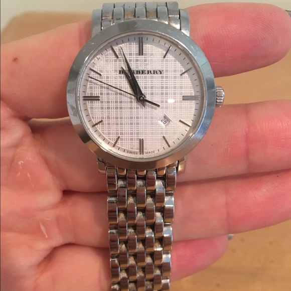 Burberry Accessories - 💯 Authentic Women's Burberry Watch
