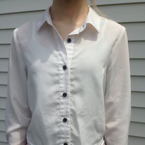 I am selling this white top from H&M.