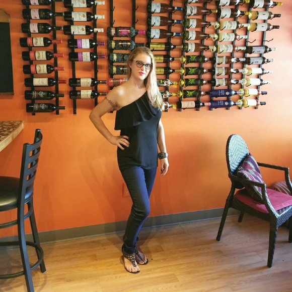 Meet Your Posher: Top Rated Seller, Syndee Lee. - Picture 7 of 8