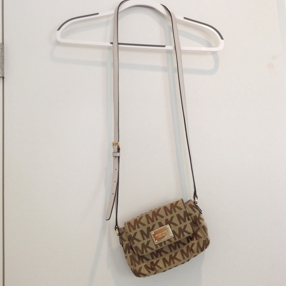 Michael Kors cross body purse