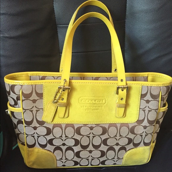 Coach Handbags - Coach tote