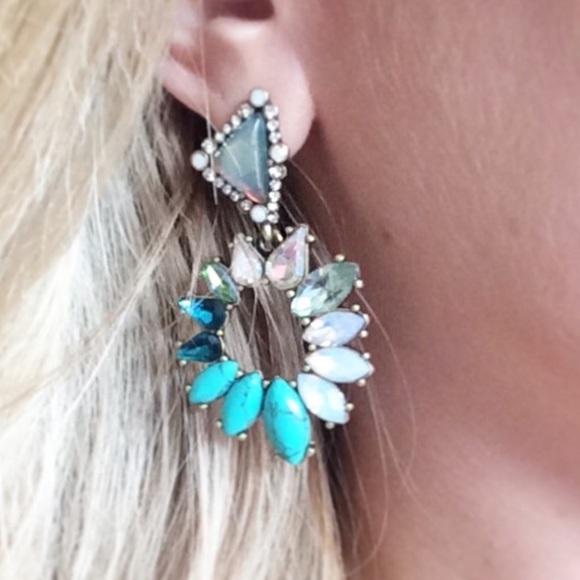 🆕 Statement Earrings - Picture 3 of 3