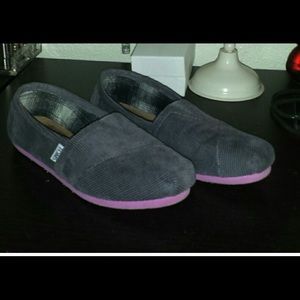 Toms