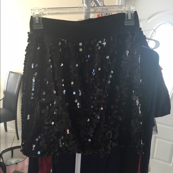 Black sequins mini skirt