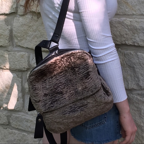 🌺NWT Furry Urban Outfitters Backpack - Picture 2 of 4