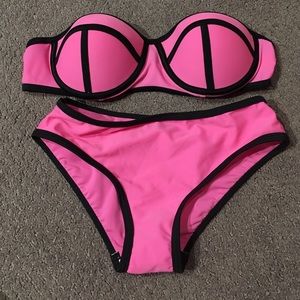 NWOT Fake triangl bathing suit
