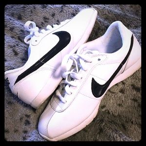 Vintage Nike Tennis Shoes
