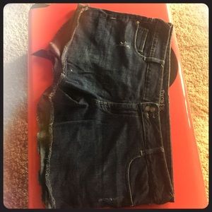 Back at it again with the short shorts!!