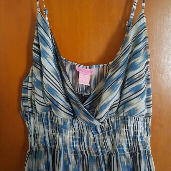 Dress - Picture 2 of 2