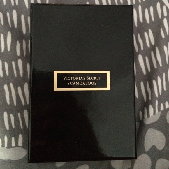 Victoria's Secret Scandalous necklace