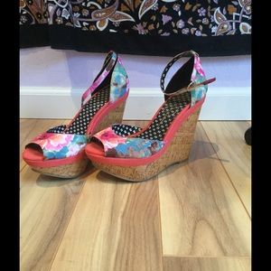 Jessica Simpson wedges