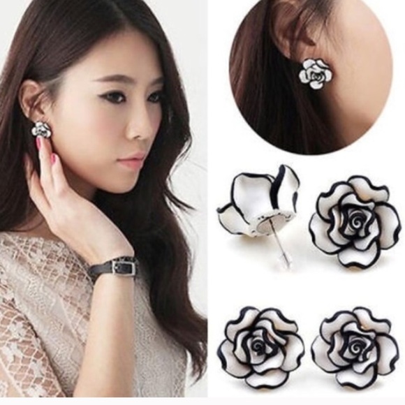 Black & White Flower Earrings - Picture 2 of 10