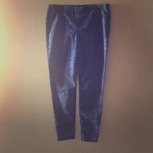 Dark stonewashed jeans, it's punk rock must have🎸