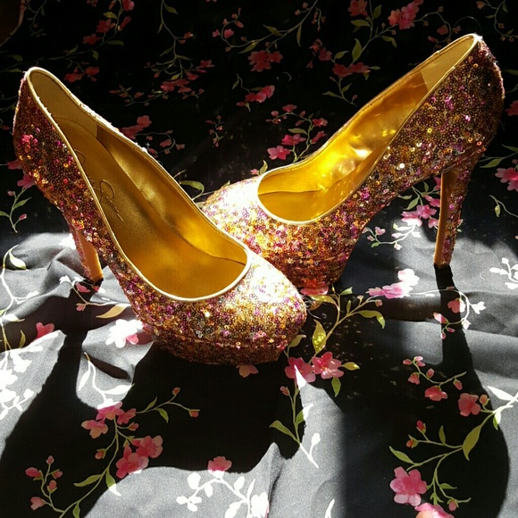 Jessica Simpson's sparkly rainbow heels