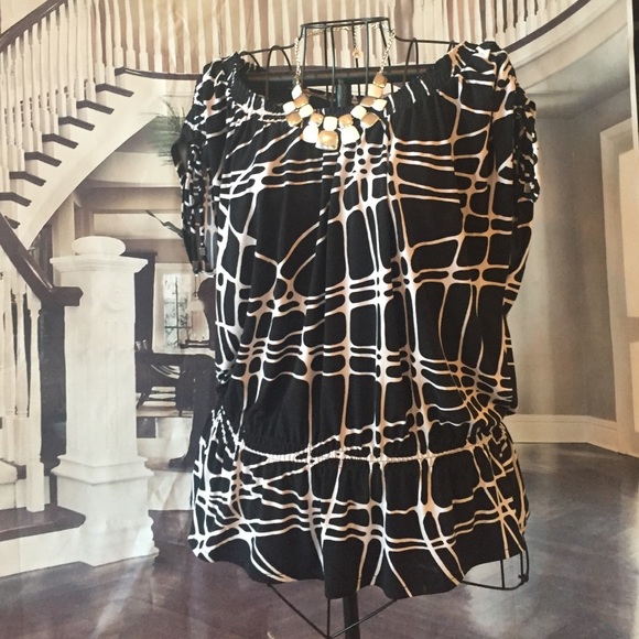 Great top for work or night out.