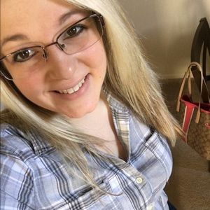 Meet your Posher, April