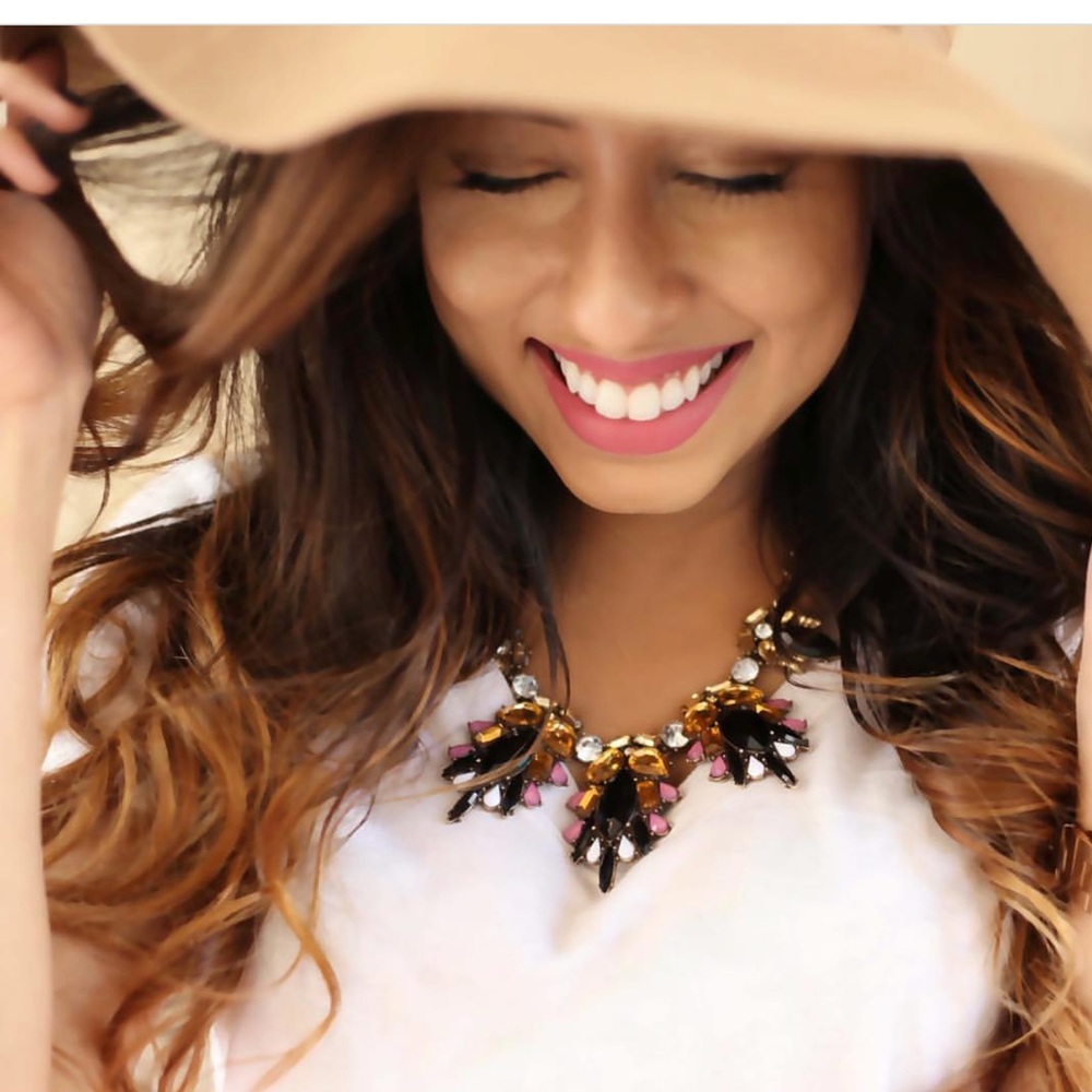 NWT Retail Fashion Statement Necklace - Picture 4 of 5