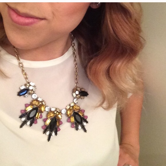 NWT Retail Fashion Statement Necklace - Picture 3 of 5