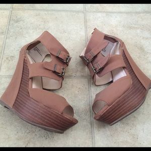 Bamboo camel wedges size 6 Bamboo camel wedges size 6