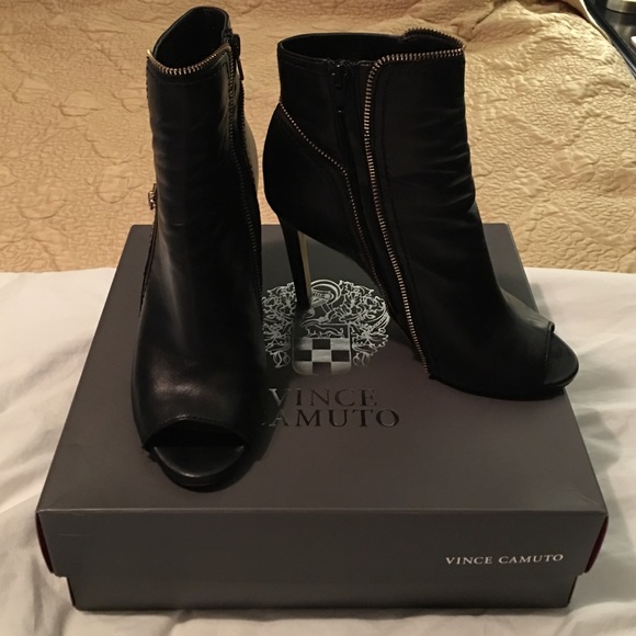2hr sale❗️Vince Camuto booties sale ends at 9pmPST