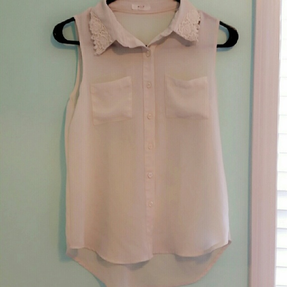 Super cute sleeveless chiffon top