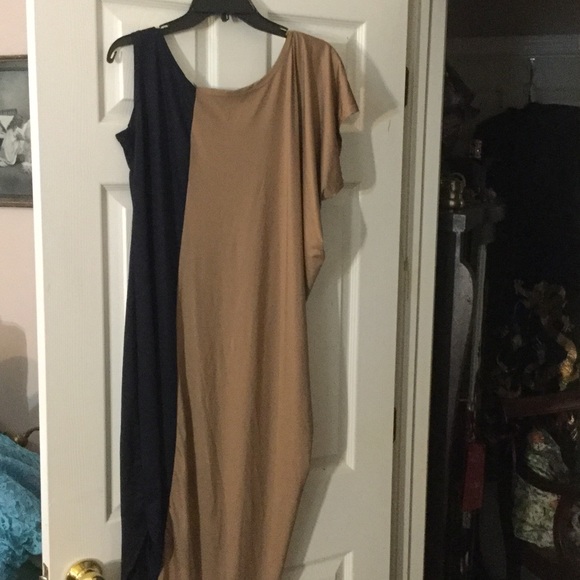 Classy Slimming Maxi Dress - Picture 2 of 3