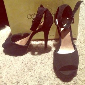 Cute Black ankle heels
