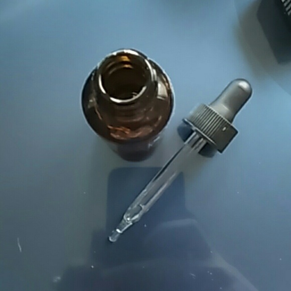 Skinn Secret Elixir - Picture 3 of 4