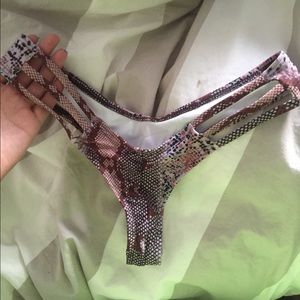 THONG BIKINI BOTTOMS 😛💖