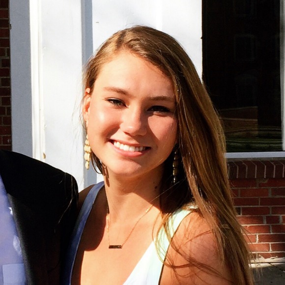 Meet your Posher, Kirsten - Picture 1 of 1
