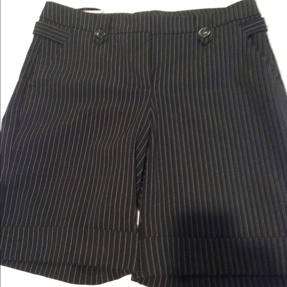 Black pinstripe shorts - Picture 1 of 5