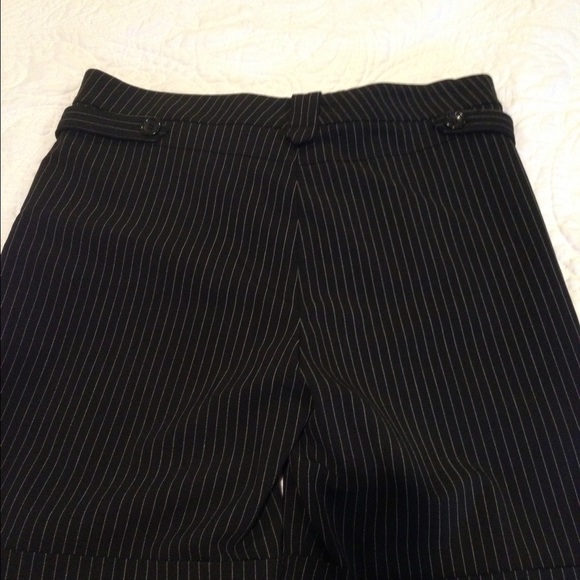 Black pinstripe shorts - Picture 3 of 5