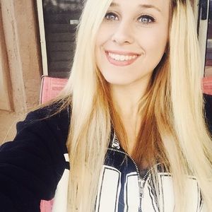 Meet your Posher, Alexis