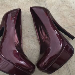 Forever 21 burgandy plum heels size 6
