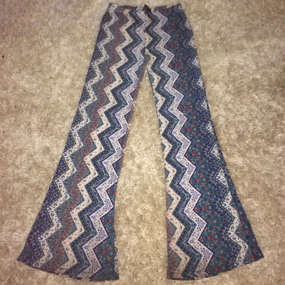 Zig zagged floral bell bottom pants