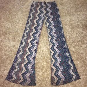 Zig zagged floral bell bottom pants