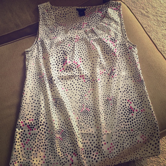 Sleeveless blouse