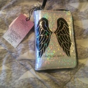 Brand new Victoria's Secret travel make up brushes