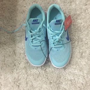 Nike Flex experience RN 4 sneakers.  Brand new!