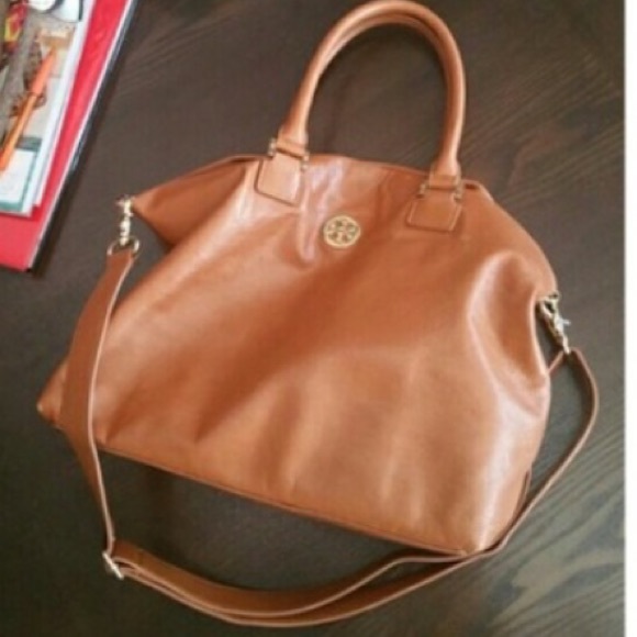 Tory Burch Handbags - Tory Burch Crossbody/  Dena bag