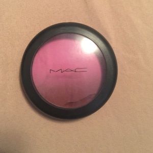 SE blush in vintage grape