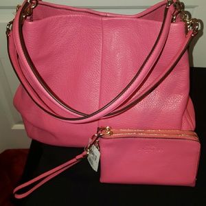 👍sold 👍 Authentic Coach bag w/ matching wristlet