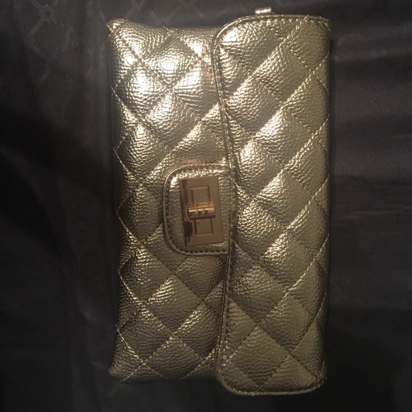 Gold clutch