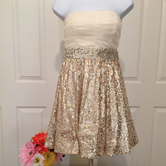 Short Gold strapless Dress